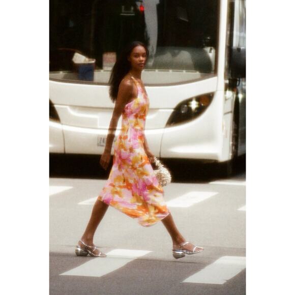 NWT Bardot Andy One Shoulder Asymmetrical Floral Satin Midi Dress - Picture 3 of 8